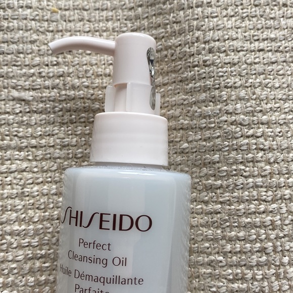 Shiseido Perfect Cleaning Oil - Picture 3 of 9
